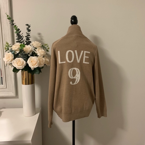 Love 9 - Picture 1 of 10